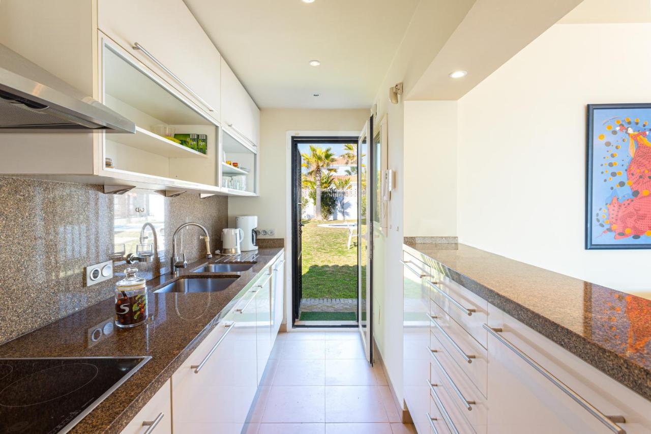 Charming Villa On The Seafront Marbella Exterior foto
