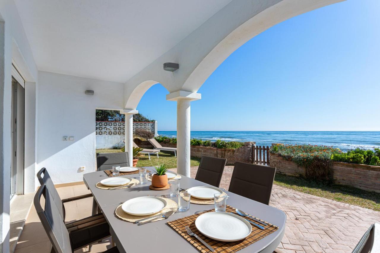 Charming Villa On The Seafront Marbella Exterior foto