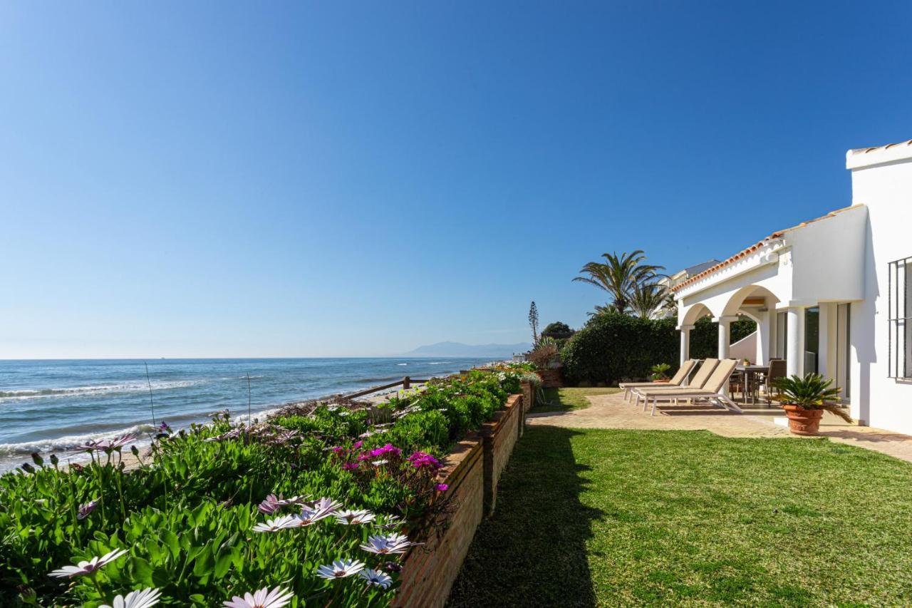 Charming Villa On The Seafront Marbella Exterior foto